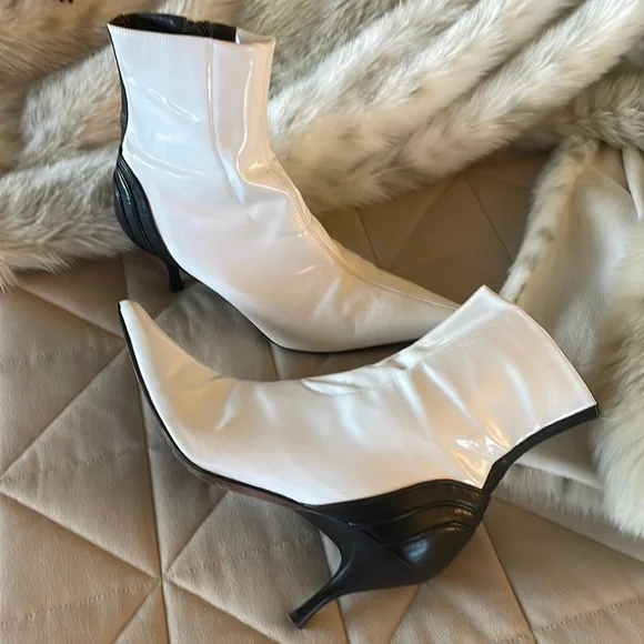 Donald Pliner Shoes Donald Pliner Couture White Black